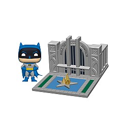 Pop! Town Batman 80 Years Batman With The Hall Of Justice