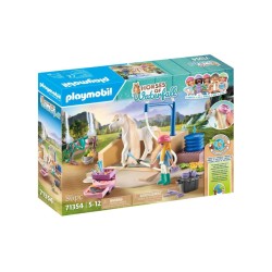 Playmobil Washing Station With Isabella And Lioness (71354)